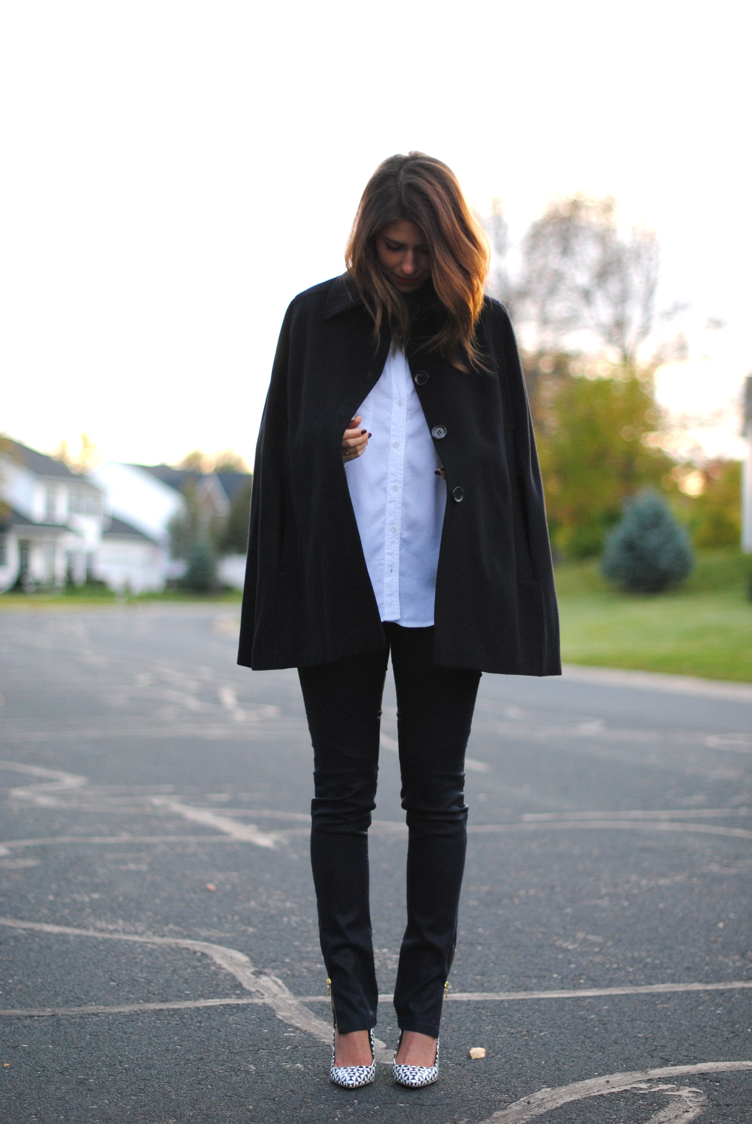 Cape, alternative here and here White blouse DL1961 moto jeans, alternative here J.Crew pumps