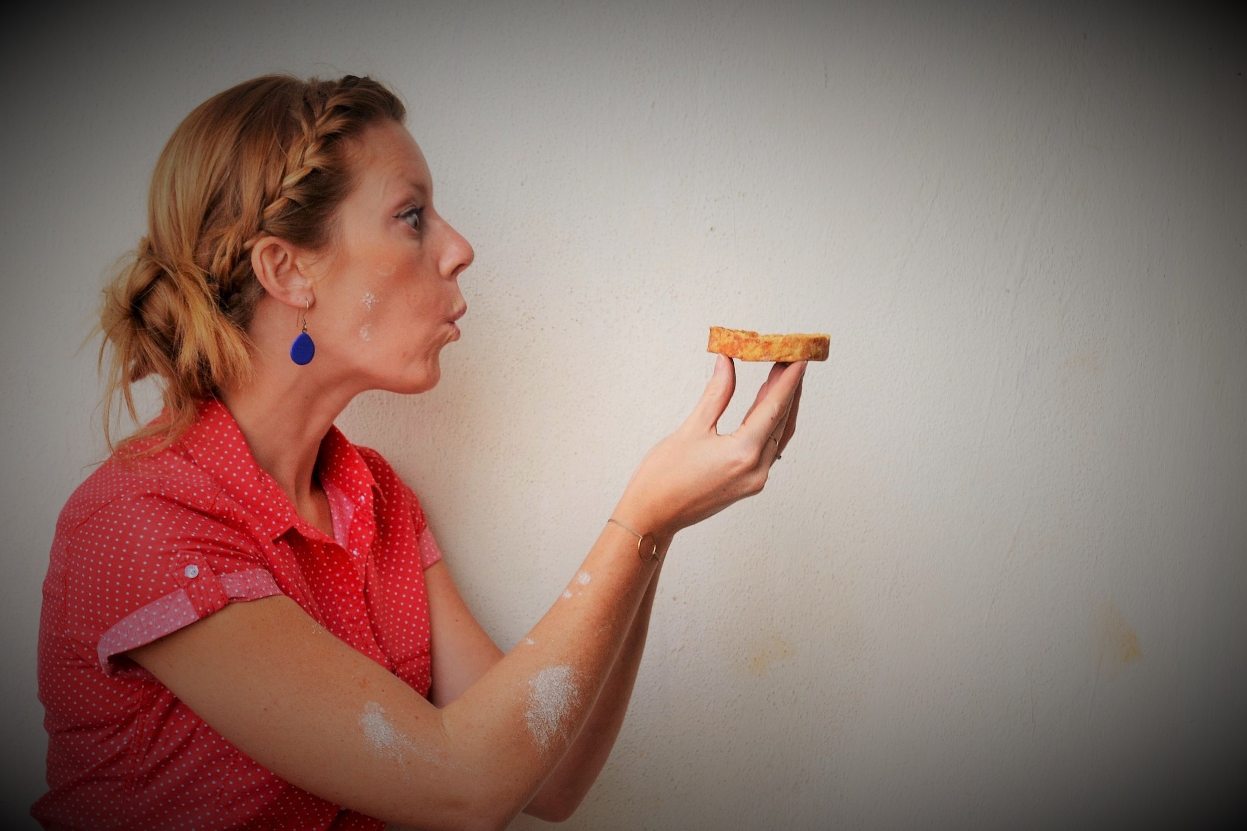 Laure Before (in France): marketing manager, Now: Entrepreneur associate & webmaster/photograph ;) "I take care of enchanting your workings days!"