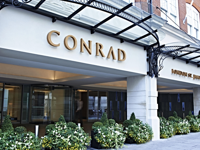 Conrad London entrance.jpg
