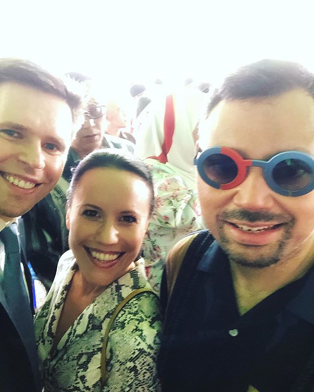 👑🎈The day we met the Sultan of Brunei for his bday, scored a selfie with the Crown Prince, and sweated a lot. What an experience!! (besides the sweating - that’s pretty standard here). .
Happy 73rd Birthday #HM! 🥳 .
#junglelife #LMMinBrunei #seachange #hm73birthday #crazyexperiences #hotdays #sweating #coolsunnies