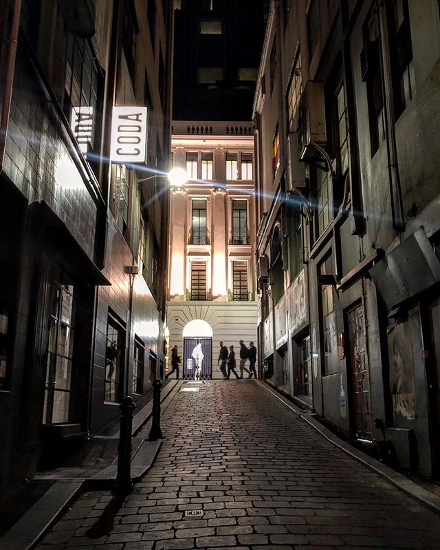 When the tummy is full and you struggle to walk up the hill so you stop and capture the moment instead - because Melbourne is pretty 💁🏻♀️👌 fun foodie night with ma ladies 🍽💃🏻#melbourneispretty #atetoomuch #homeandsleep
