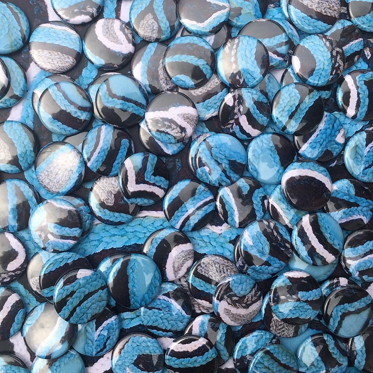 'Gwen' Badges - free gift at The Walls 2018 Launch