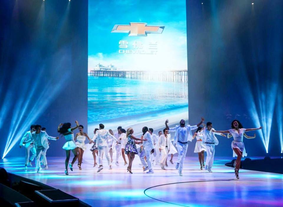 Robbie traveled to Shenzhen, China to perform in a sold out arena concert of GLEE: CHINA.