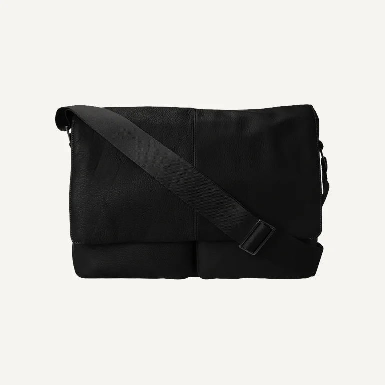 Download Messenger Bag Mockup The Mock Shop