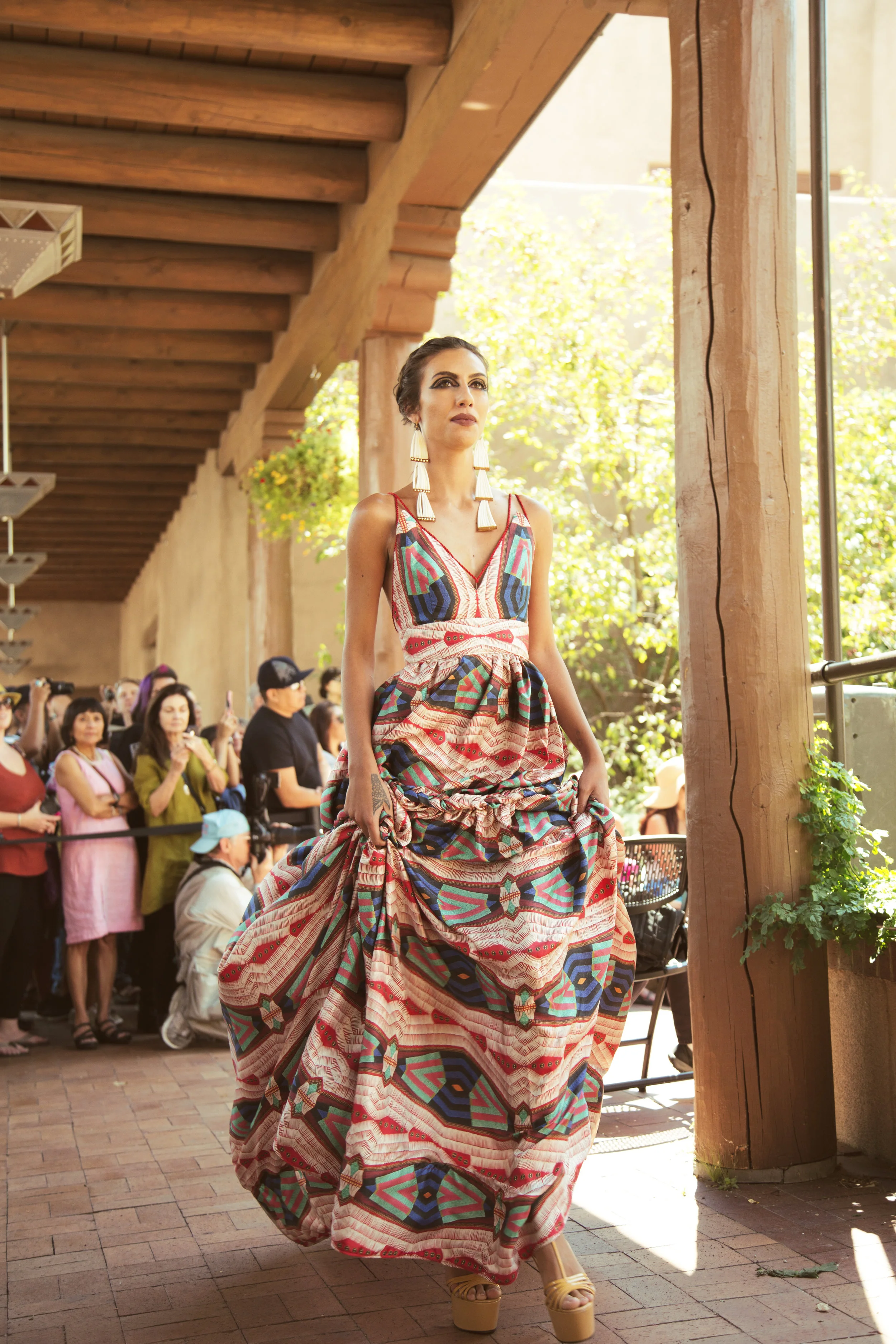 SWAIA_2016_FASHIONSHOW_ROBERT_I_MESA-120.jpg