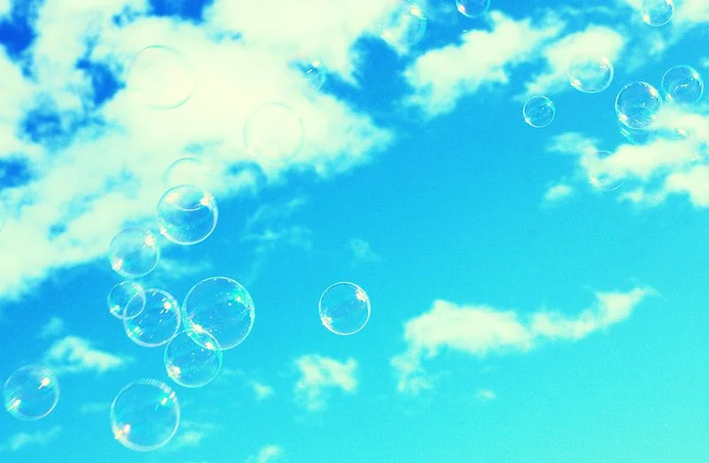 800px-Free_bubbles, D Sharon Pruitt.jpg