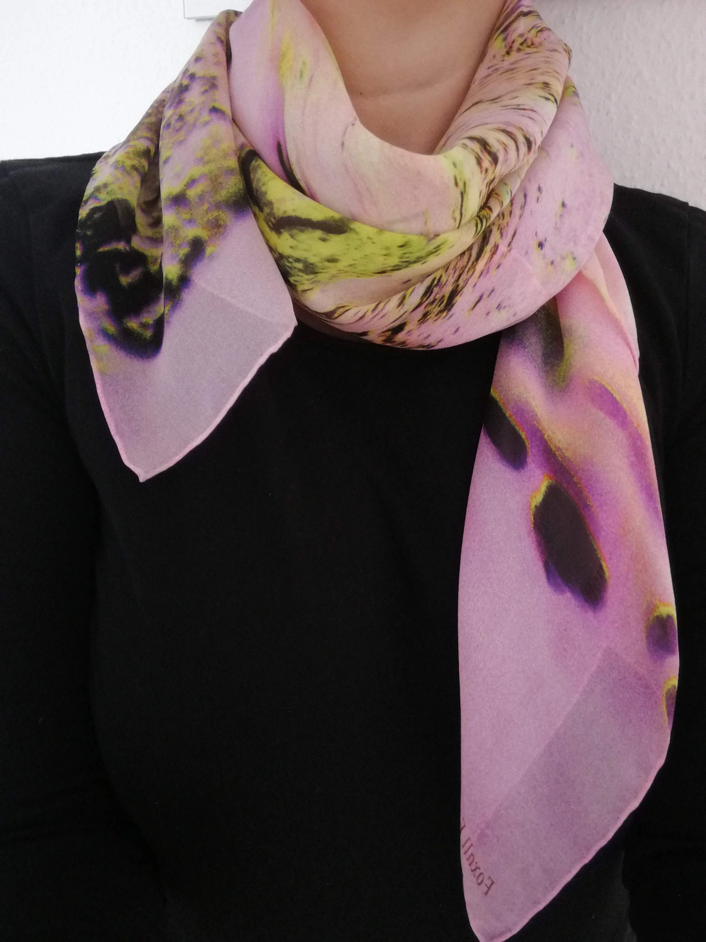 015 Swan pink (90x90 cm approx.)