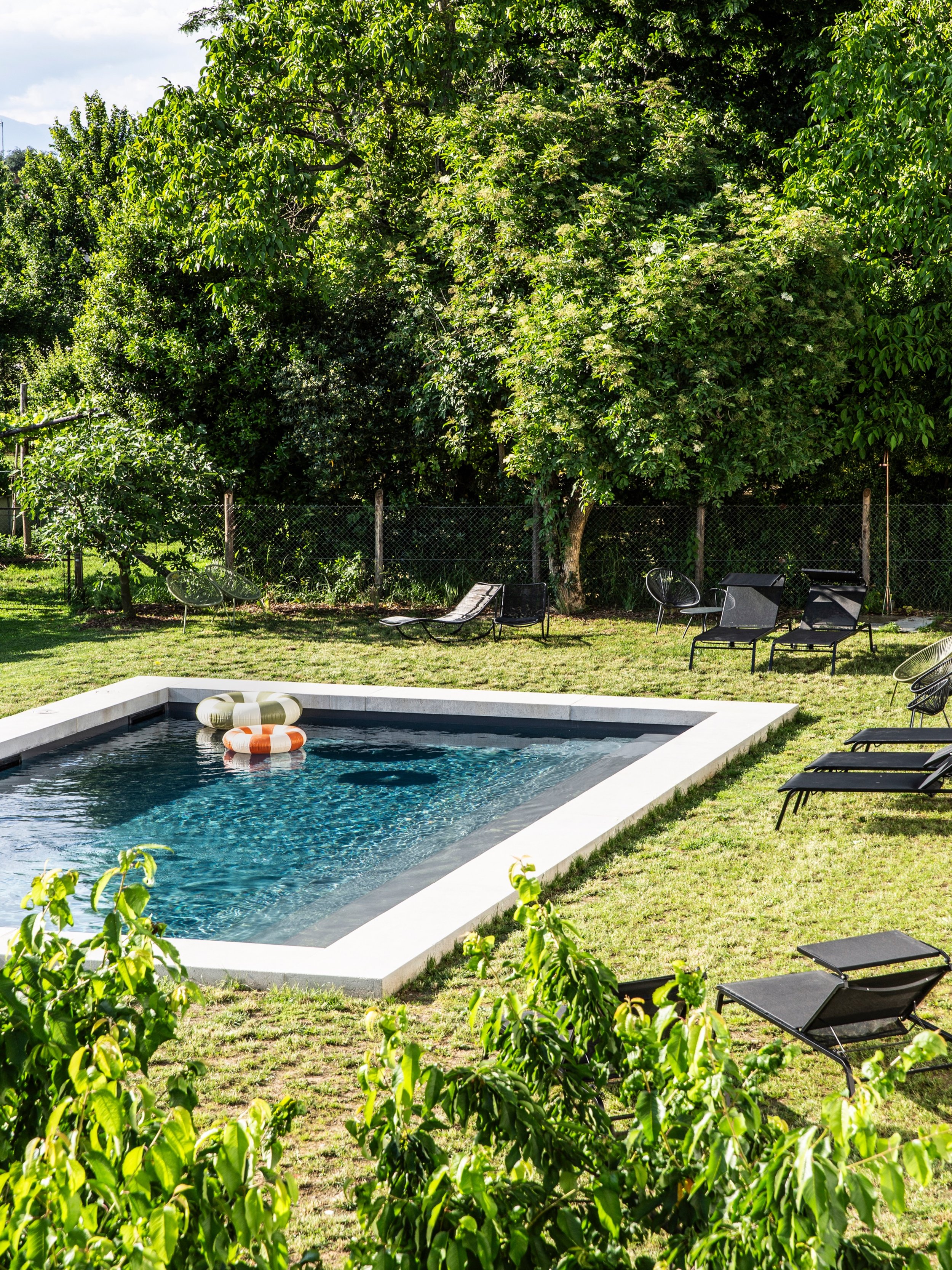 Piscina nell&rsquo;Orto, verdure, gelatini e aperitivi. 

Ancora qualche disponibilit&agrave; a calendario per le prossime settimane (non molto ma qualche buchino c&rsquo;&egrave;): le nostre camere sono adatte a single, coppie e famiglie. 
Servizio 