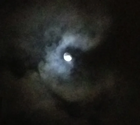 moon_1.jpg