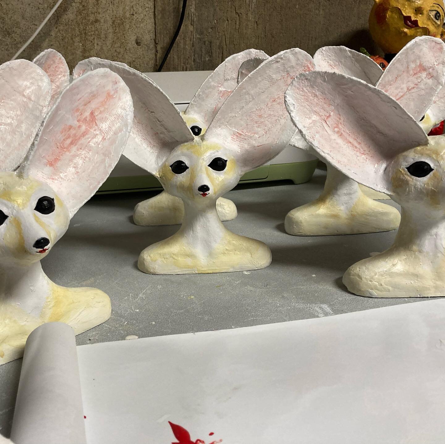 Coming soon&hellip;. #fennecfox #kaitlynburlaartwork #kaitlynburla #sculpture #sculptureart #animalart #workinprogress