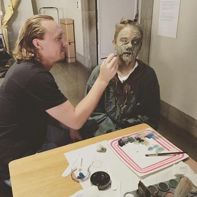 En av v&aring;ra zombies blir f&ouml;rvandlade av @aahlskog och zombiesen &auml;r @hannesask :) #balticwarriors #nordiclarp #zombie #makeup