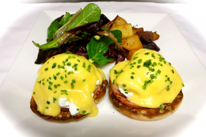 Eggs Benedict 2.JPG