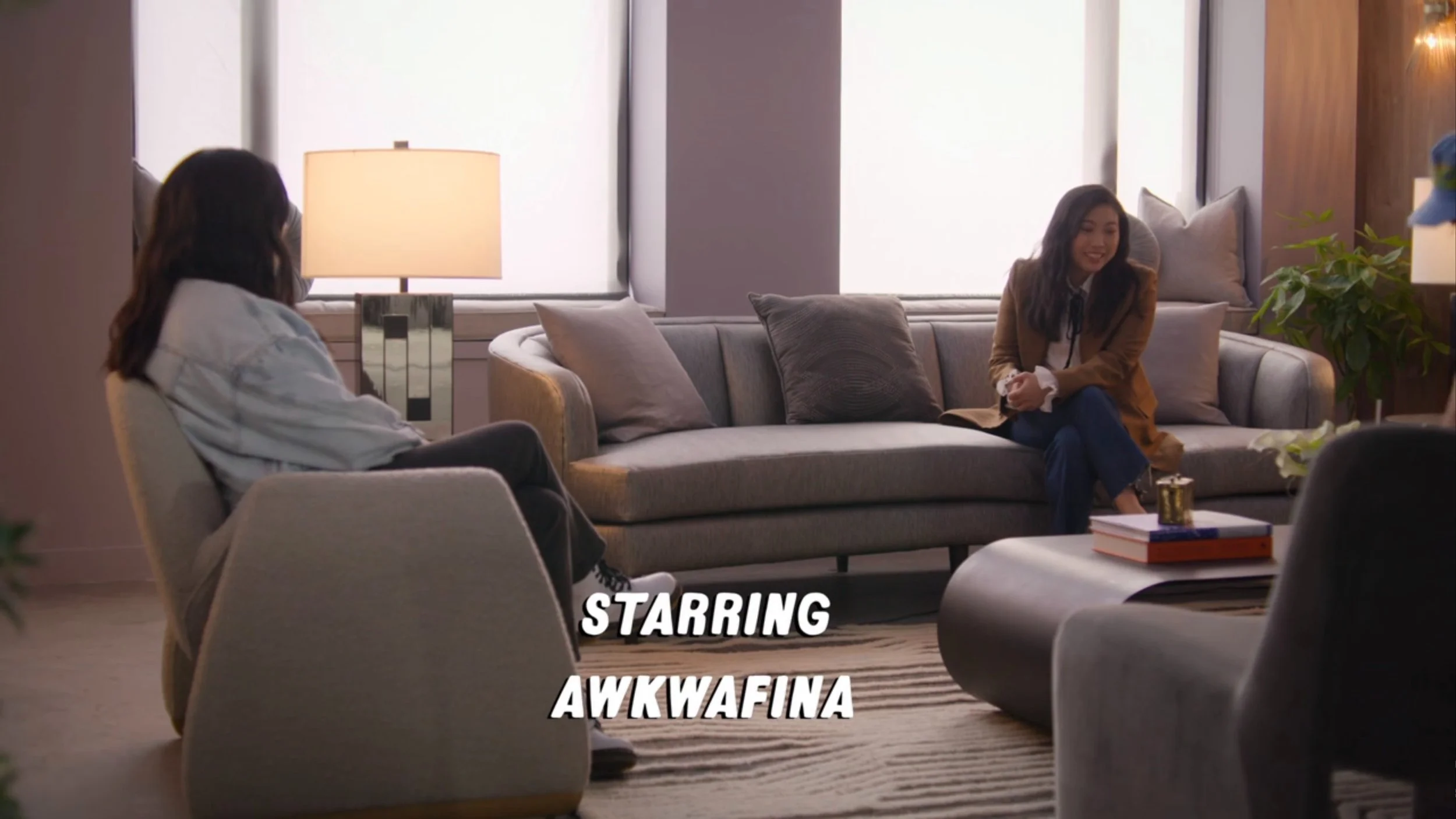 *AwkwafinaIsNoraFromQueens-S3E7NoraIsAwkwafinaFromQueens-1’34”.jpg