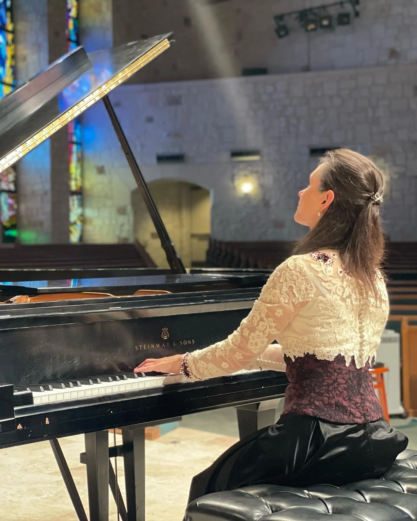 Préludes: Book II Premiere - Éva Polgár in Concert