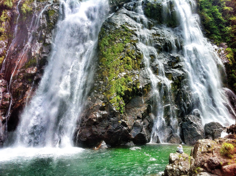 yakushima-waterfall.jpg