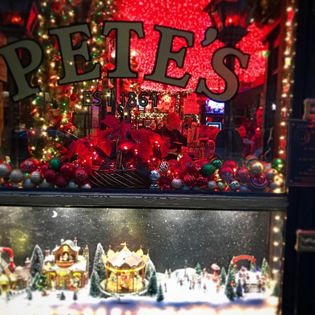 The wind is harsh and cutting, but the lights are warm and inviting. We raise our warmth in the heart of good cheer, as we all drink another beer. •
•
•
•
•
#nicenewyorkers #niceny #ilovenyc #manhattan #nyc #beer #petestavern #irvingplaza #holidays #winterwonderland #nycholidays #christmasinnewyork #holidaycheer