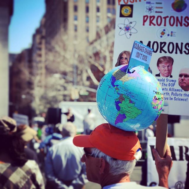 The springs and falls are slipping away. #marchforscience #nicenewyorkers #nyc #nyu #washingtonsquarepark #manhattan #climatechange #saveourparks #science #proudnerd