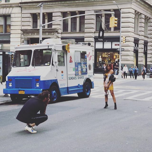 You know the seasons are changing when #NYFW photos are being taken next to an ice cream truck. #nyc &bull;
&bull;
&bull;
&bull;
&bull;
#manhattan #summervibes #fallvibes #fallnyc #fashion #photoshoot #streetphotography