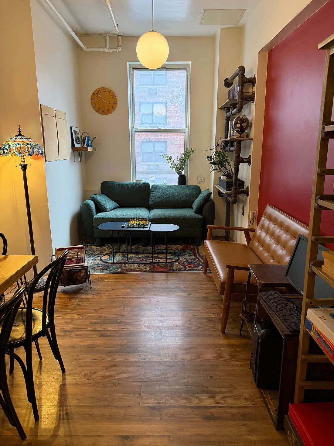 American dream hostel computer room.jpg