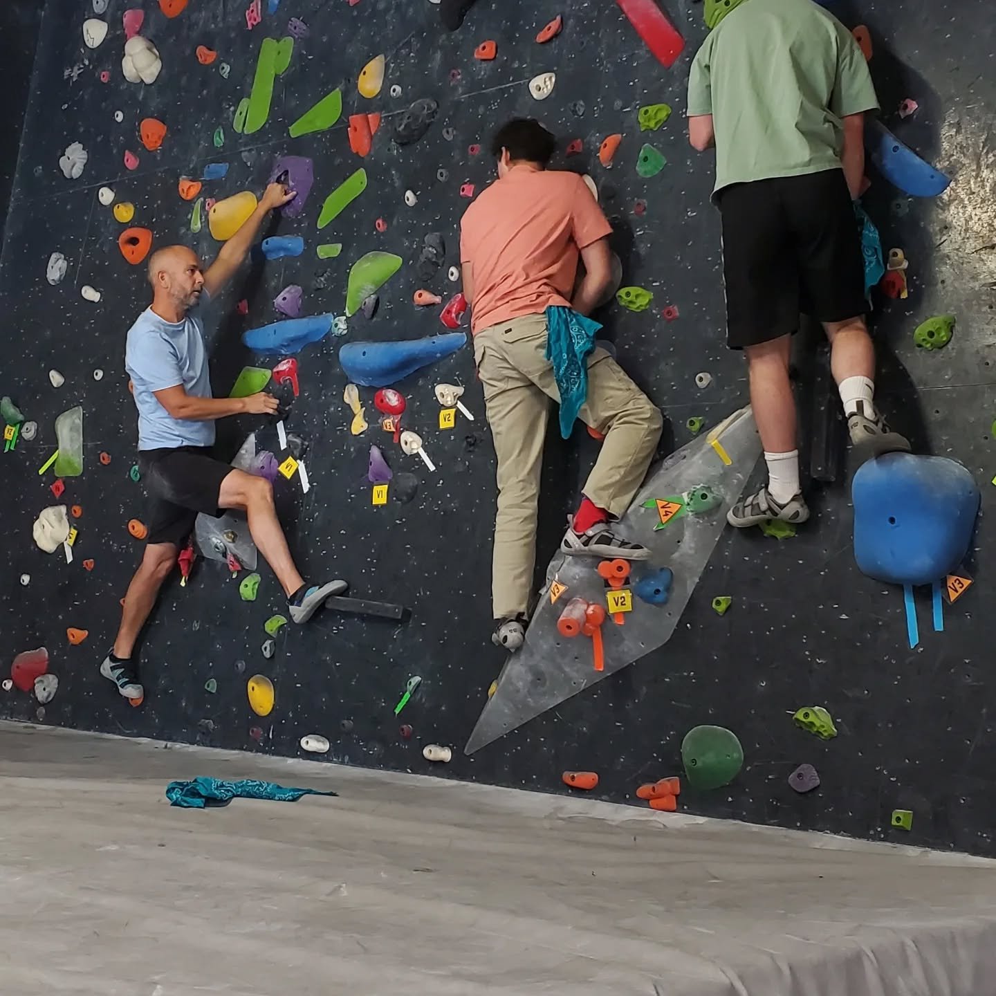 Did you know you can mix up your climb sesh with a game sesh? We have flags so you can capture it from the opponent, or use the brush bar for climbing limbo. And a classic; Add on! Start with one hold and then add one and go against someone to see wh