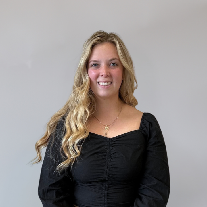 Tanisha, Receptionist