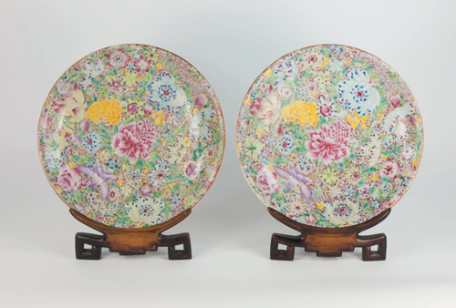 PAIR-OF-JIAQING-FAMILLE-ROSE-SHALLOW-DISHES-.png