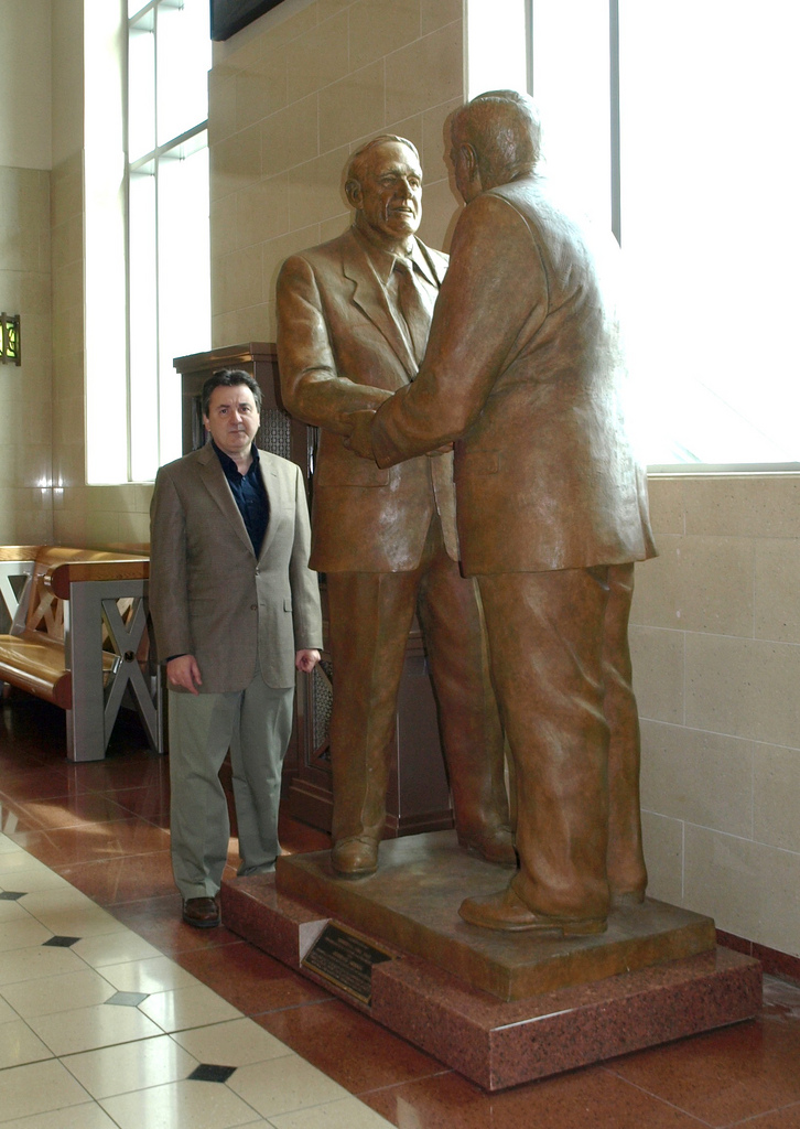 Convergence, Portrait Statue