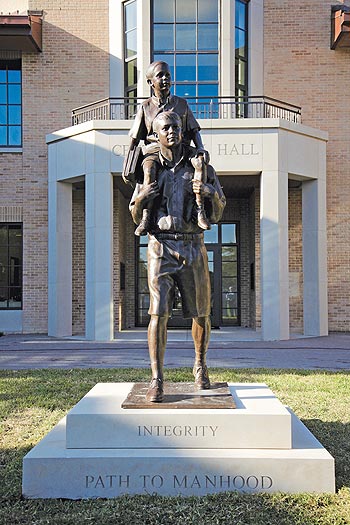 St. Mark's School of Texas, monument sculpture