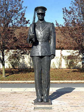 Veterans' Memorial Statue