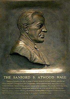 The Sanford Atwood Hall, academia sculpture