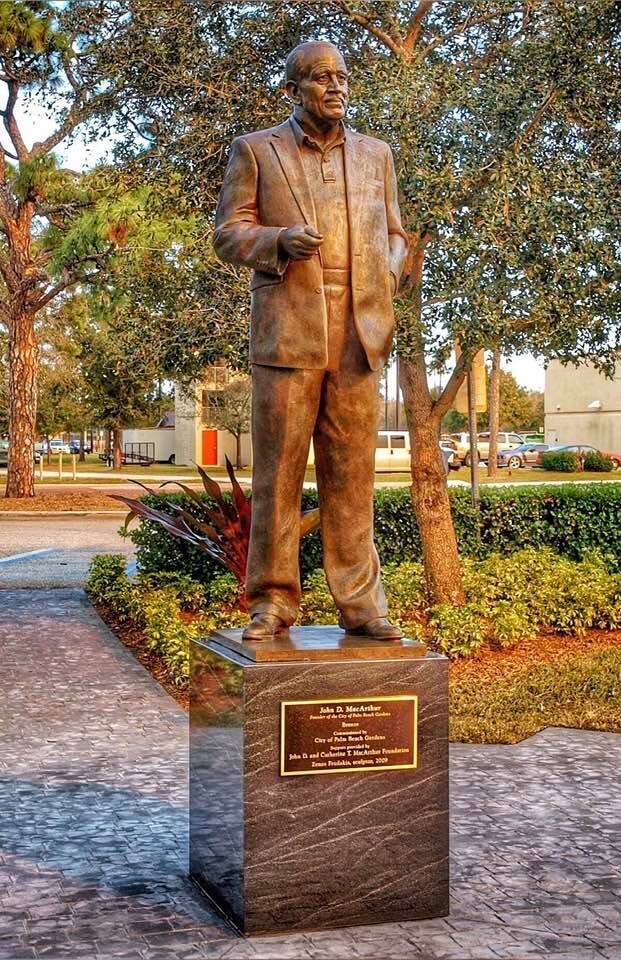 John D. MacArthur Statue