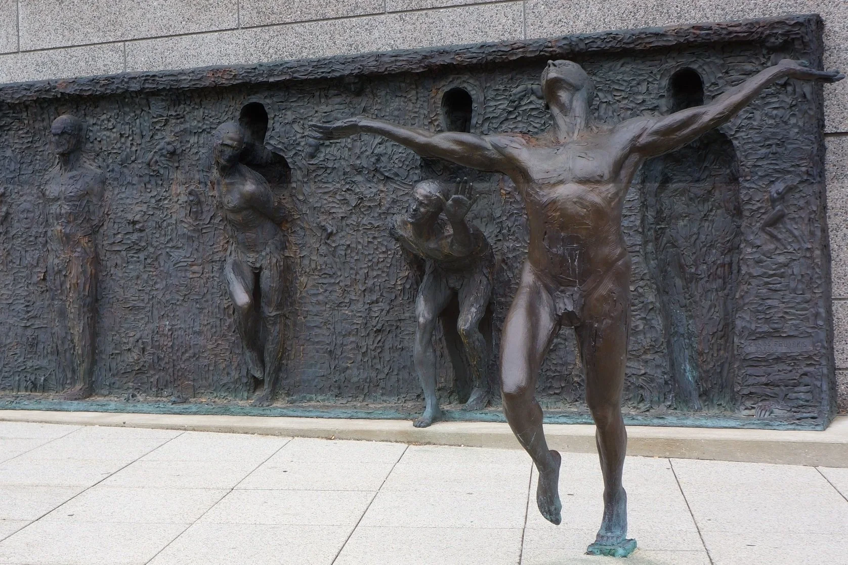 Freedom Sculpture, relief sculpture