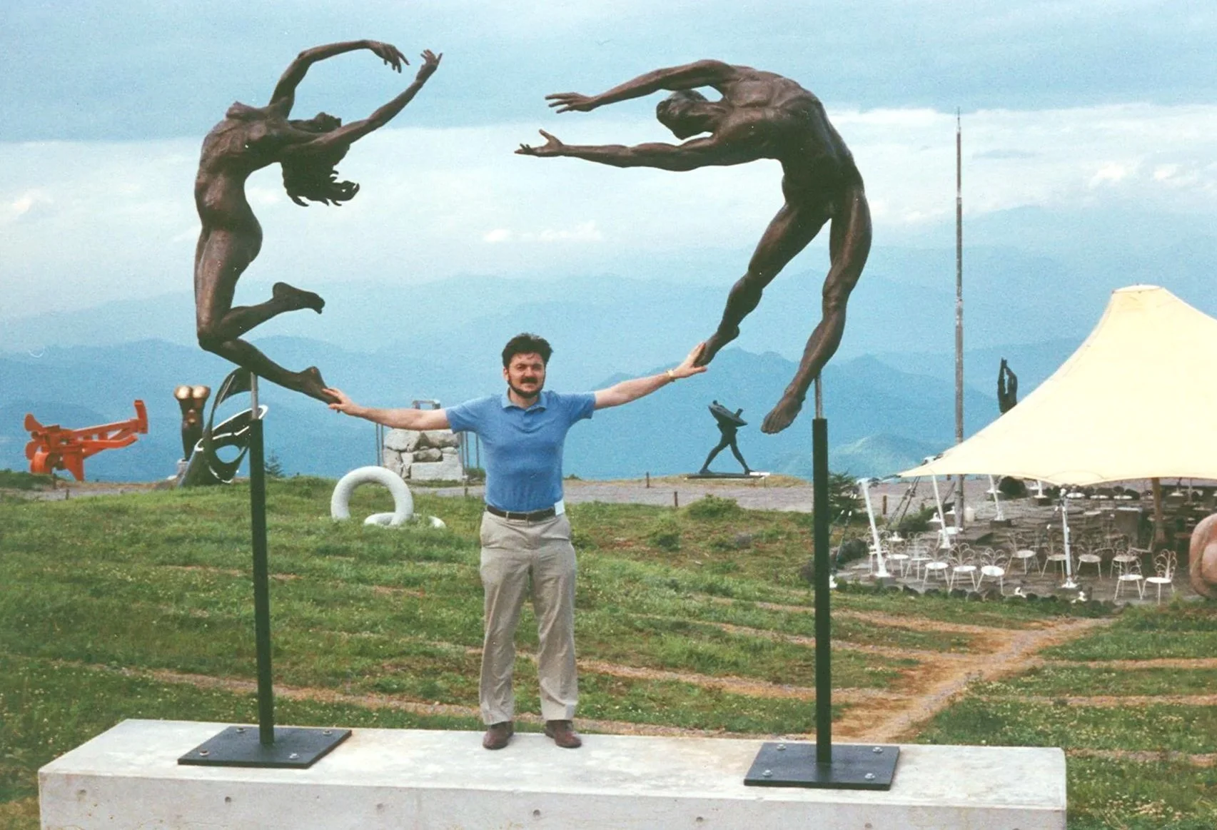 Reaching sculpture at Utsukushi-ga-hara Open Air Museum, Japan. Artist Zenos Frudakis.