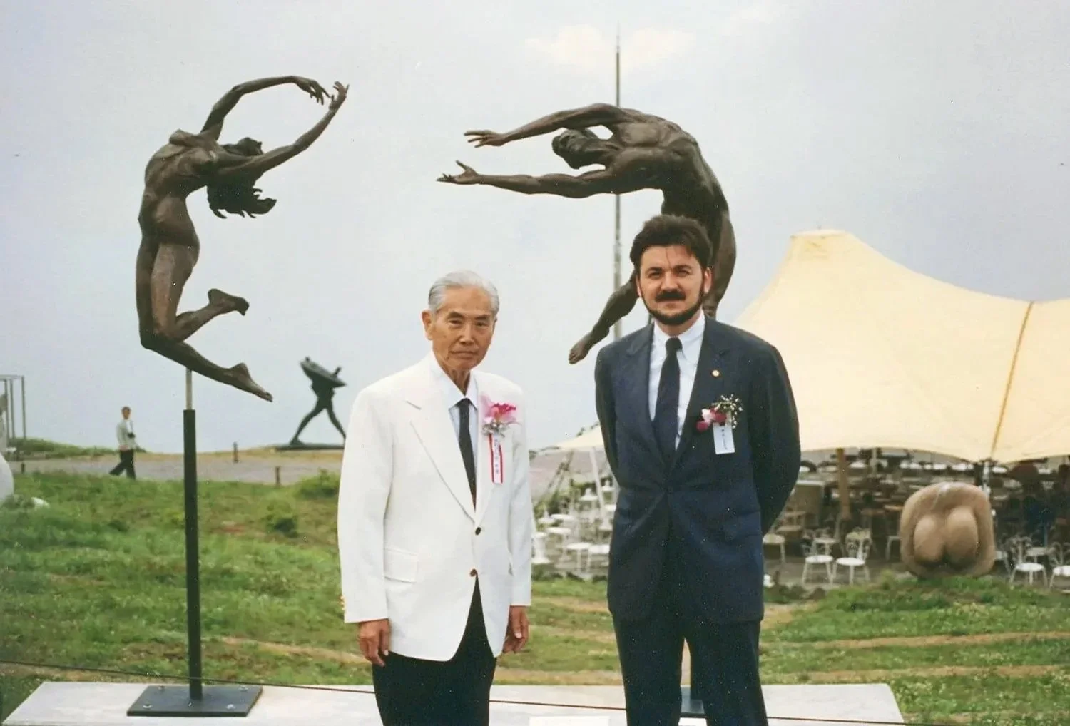 Reaching Sculpture, Japan, Zenos Frudakis