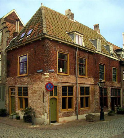 This house was in Leiden, Holland, when Remember and her family lived there. Today it’s the location of the Leiden American Pilgrim Museum.