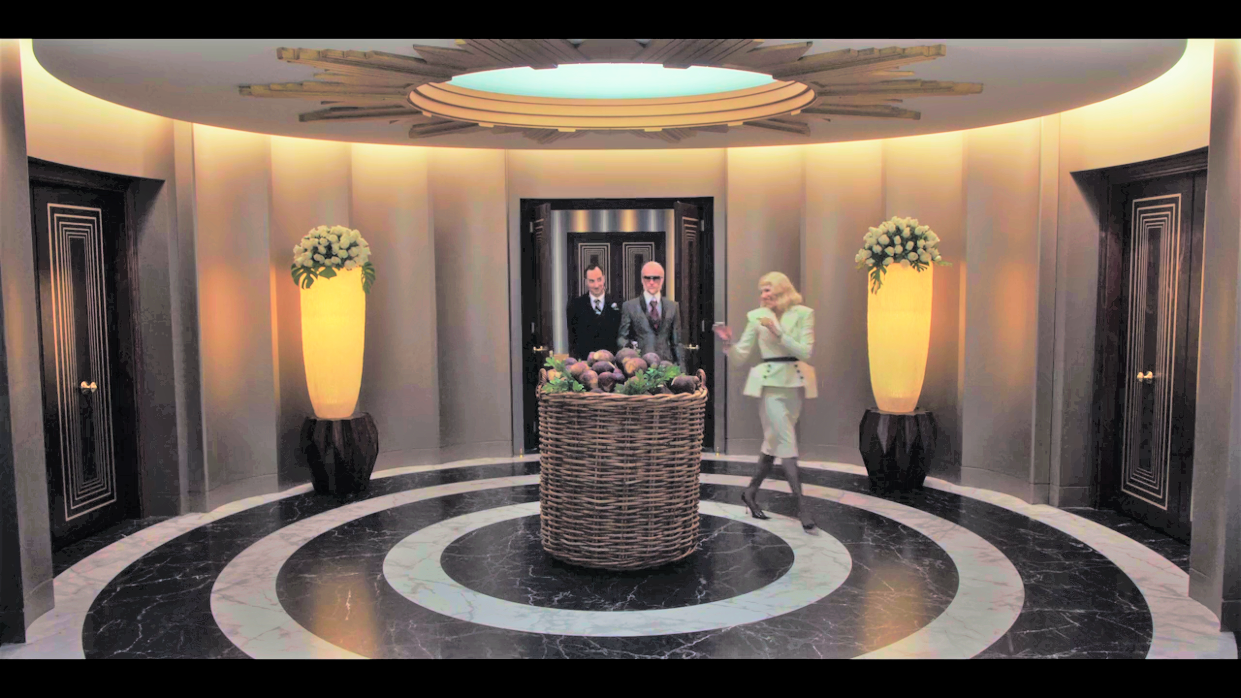We were fortunate enough to get a tour of the penthouse during our visit. This is a rare photograph of the Rutabaga Room, where Ms. Squalor keeps her large basket of rutabagas, the innest root vegetable, which featured prominently in our in lunch. (Photo credit: Netflix staff photographer on loan to The Daily Punctilio)
