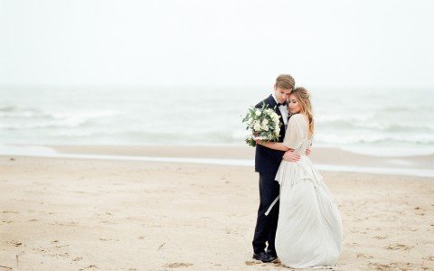 Foster-Beach-Wedding-Life-in-Bloom-Chicago-Wedding-Florist-480x300.jpeg