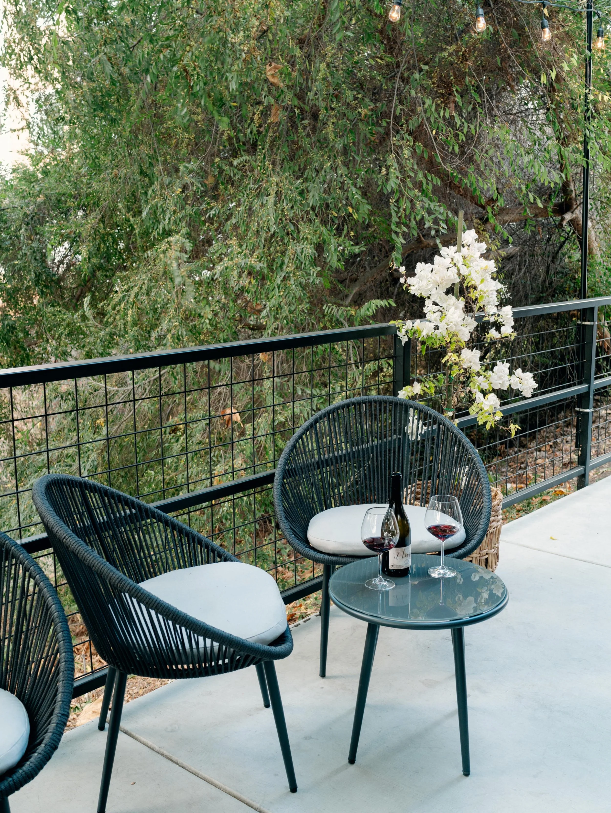 No plans? Now you do. ☀️🍷

Perfect patio weather, delicious wines, and a relaxing Sunday afternoon await.

We&rsquo;re pouring from 12&ndash;5 PM. See you soon 
#slowine #slowinetasting #pinottasing