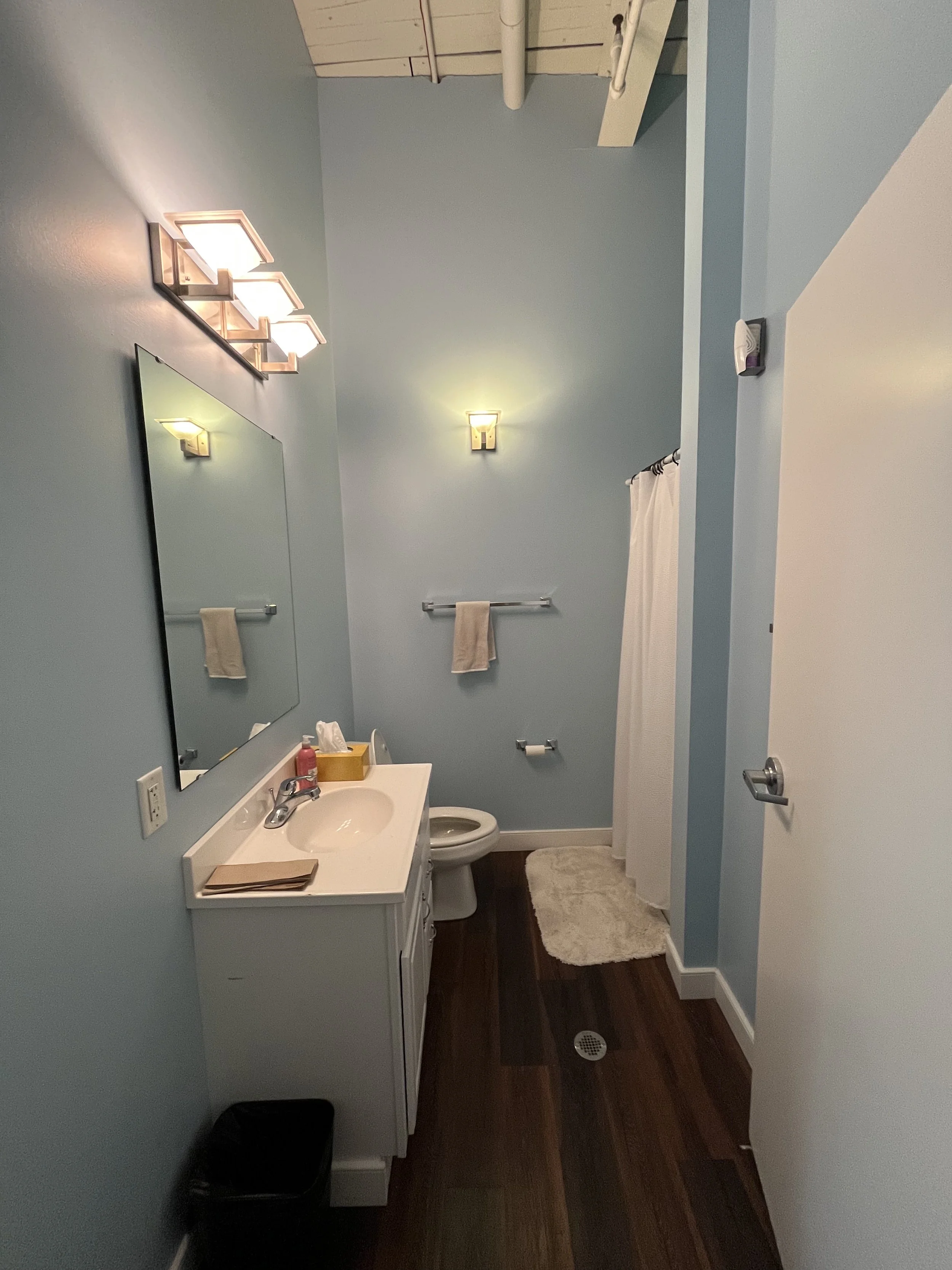 Bathroom_1.jpg