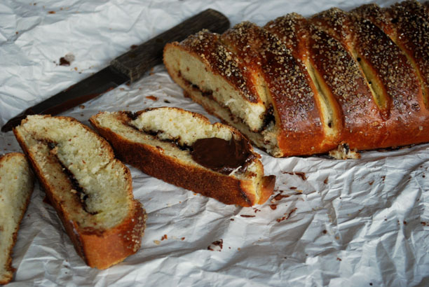 a.+braided+chocolate+hazelnut+bread+4.jpg