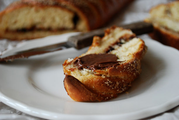 a.+braided+chocolate+hazelnut+bread+3.jpg