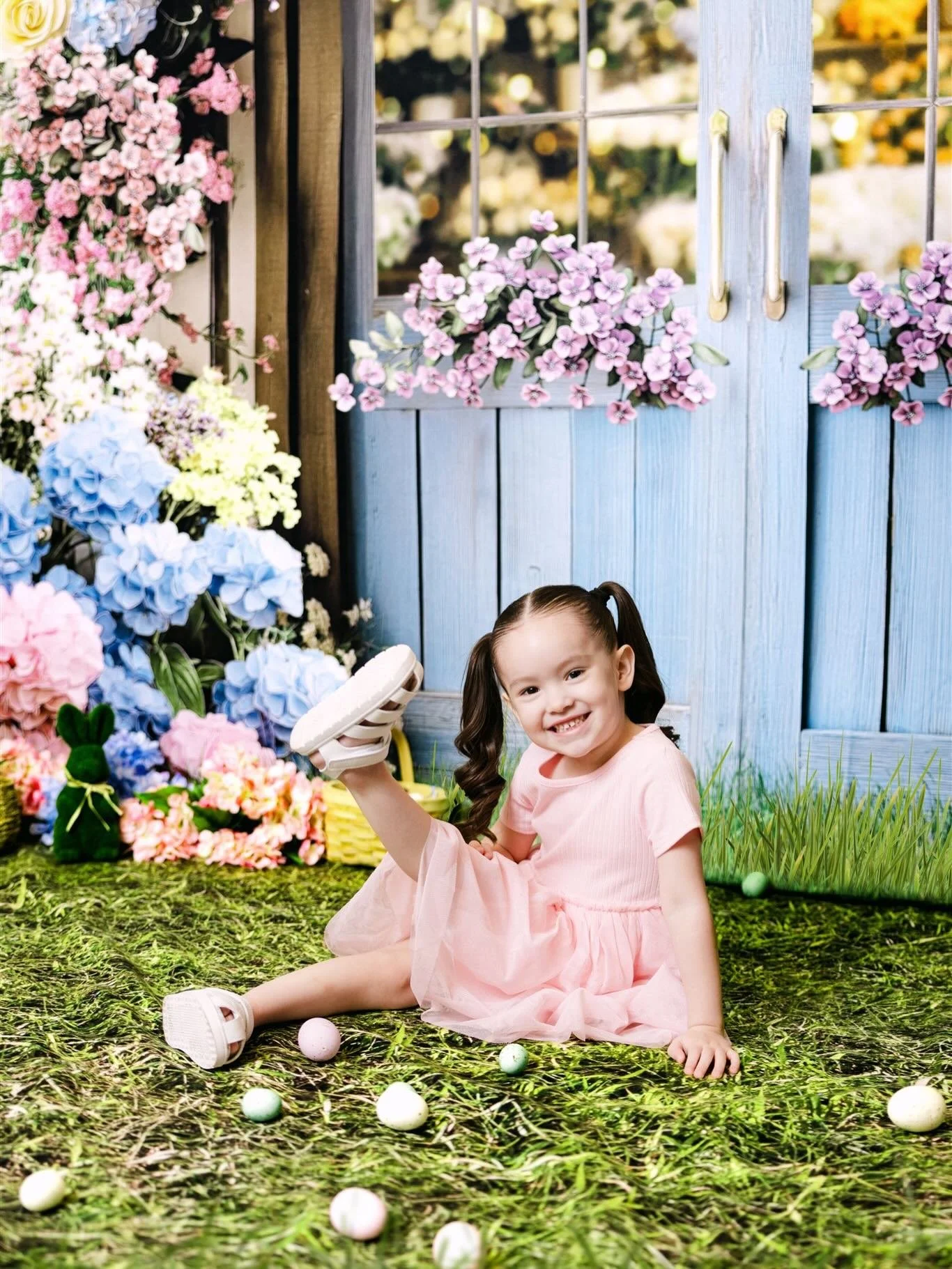 🌸 **Indoor Spring Sessions &ndash; March 21st!** 🌸

Celebrate spring without stressing over the weather or waiting for the blooms. These indoor sessions make it easy&mdash;just plan your outfits and enjoy fresh, updated photos filled with beautiful