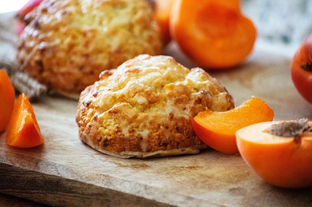 Deliciously sweet Apricot Passion Scones 🍑 in this month's Scone and Tea Subscription Box! Made fresh with apricots and passionfruit and paired with Blue Spring Oolong Tea for a delectable combination. 😊 💗

Be sure to check our previous post for a