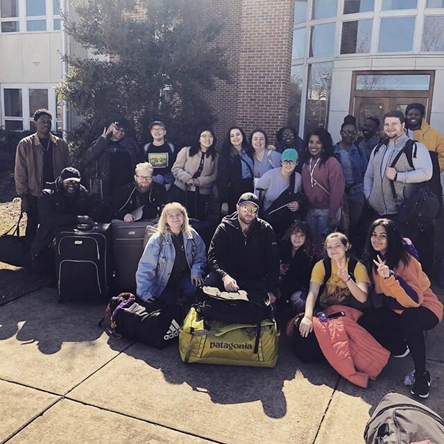 We&rsquo;re off!! I&rsquo;m headed to NYC with 20 of my art majors this week. Starting with a nice long 22 hour ride on the Amtrak! Lots to see, lots to do. 
#nyc #guggenheim #thewhitneymuseum #themet #ps1 #moma #museum #amtrak #classtrip #muw #washy