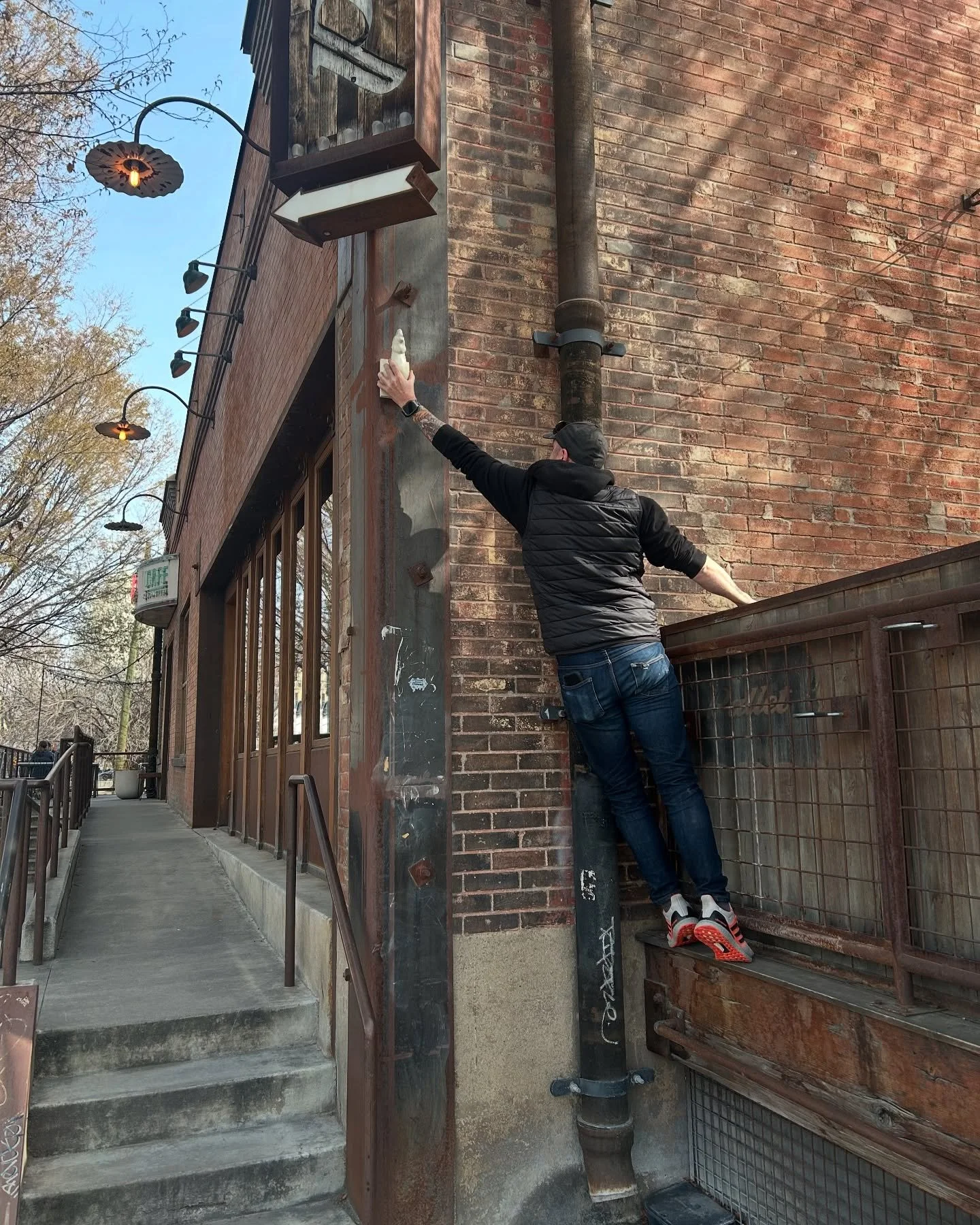 Just finishing up my last day at an amazing  @nceca 2025 here in Salt Lake City. Didn&rsquo;t get nearly enough photos this week, but made sure to get out and get up just a little before I split town. Thanks again to @hotkilns for letting me hang out