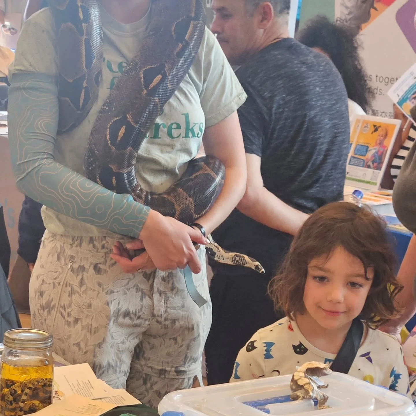 Had a great time at the District 10 Summer Resource Fair, thanks to @sf_dcyf for putting it on!

Summer registration is open now and spots are filling fast - checkout the link in our bio to sign up today!

🐸🦎🐍

#sanfrancisco #bayview #reptiles #sf