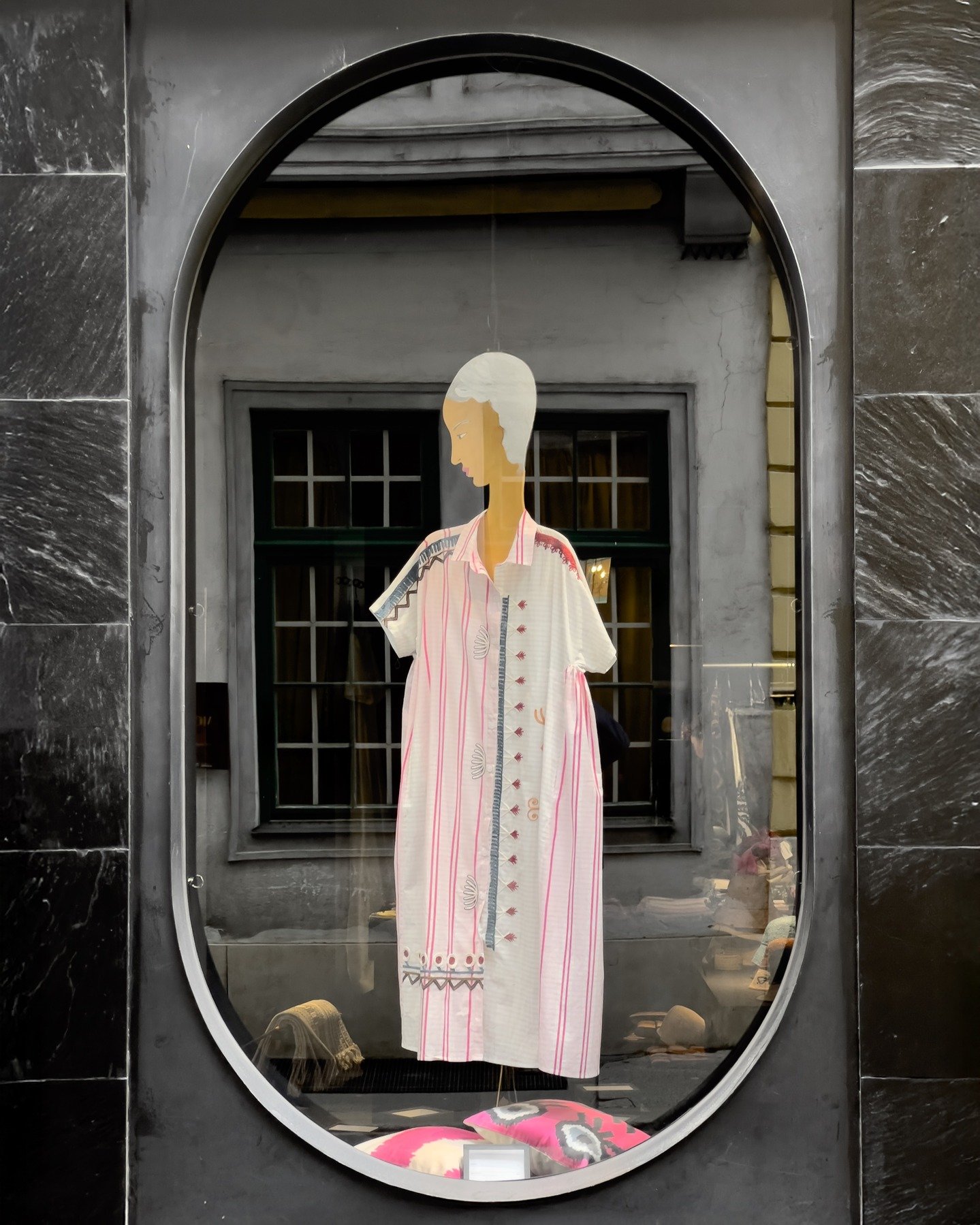 #Demure

(with the Mozart House reflecting nicely)
#Mozart #mozart_house