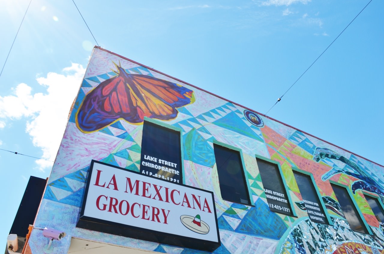The Phillips Neighborhood Gateway Mural—Juntos Crecemos
