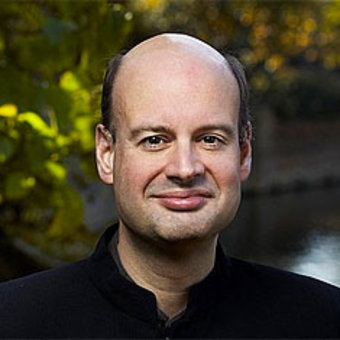 Stephen Layton