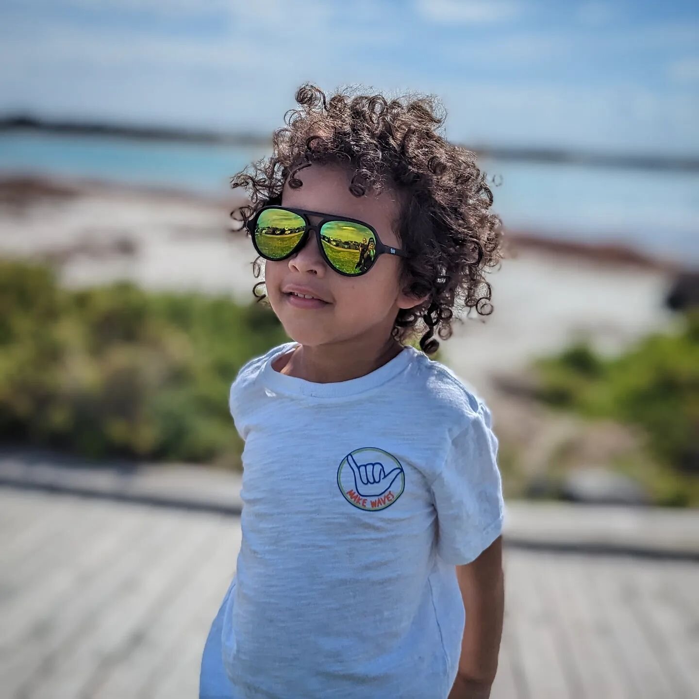 Get ready to be jealous, folks! This adorable little guy knows how to rock the perfect beachy curls and shades combo like a super⭐
@kylie_storer4
.
.
.
#rookieandco #belittledreambig #kidssunglasses #kids #sunglasses #beach #curls #gifts